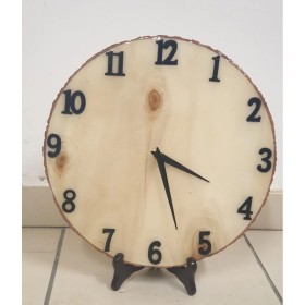 Orologio semplice di legno