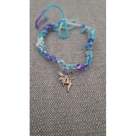 Bracciale artigianale intrecciato con charm fata